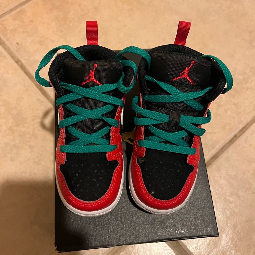 Jordan 1 Mid SE (TE)